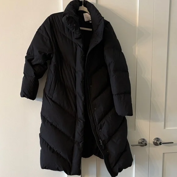 Aritzia Wilfred Black Long Puffer Jacket
No low balling please - Picture 2 of 6